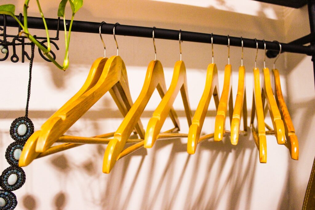 What Are the Best Hangers for My Closet