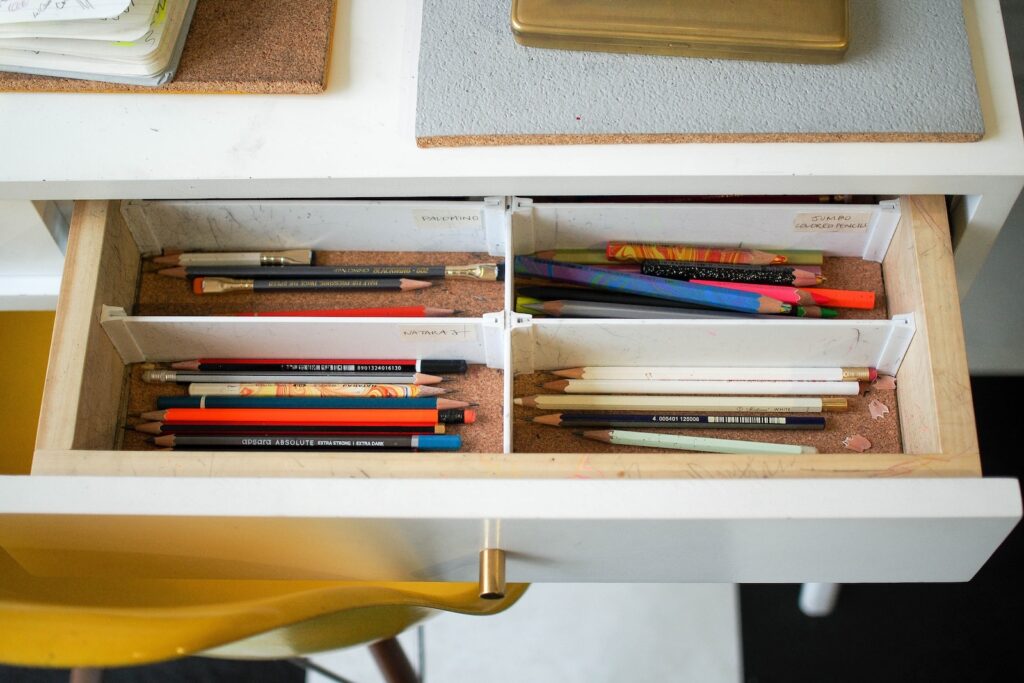 organize office drawer